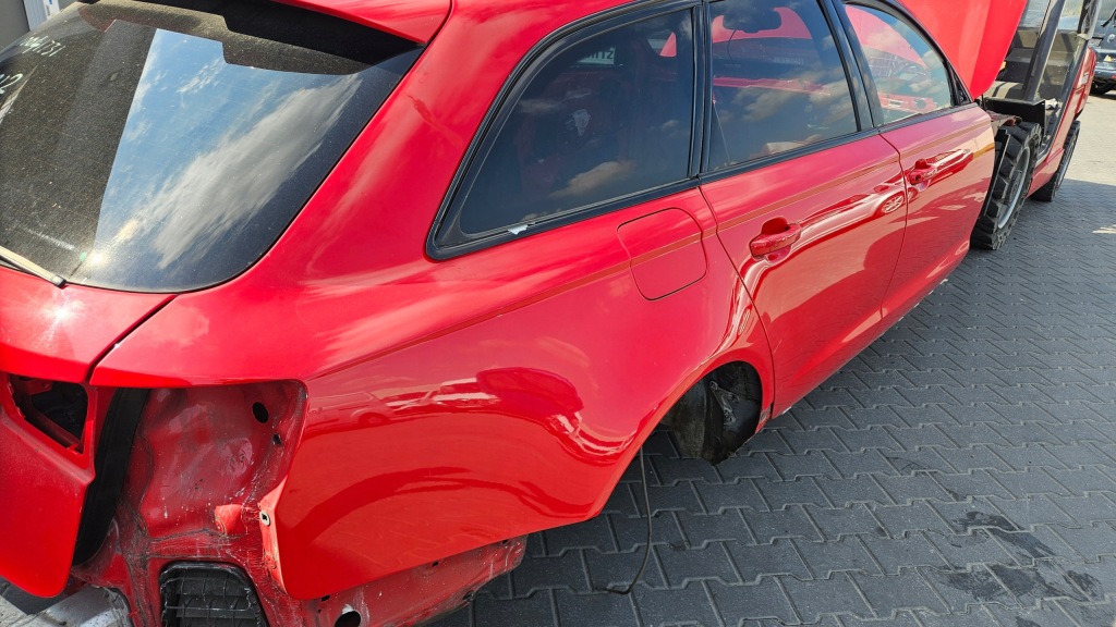 фото №1, Крила чверть правий задня lz3m rs6 c7 4g kombi