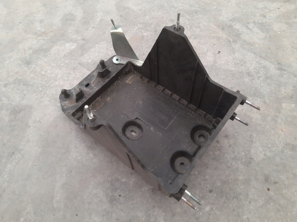 Купить Mazda 3 iv 19- основание аккумулятор bcjh-56041 америка