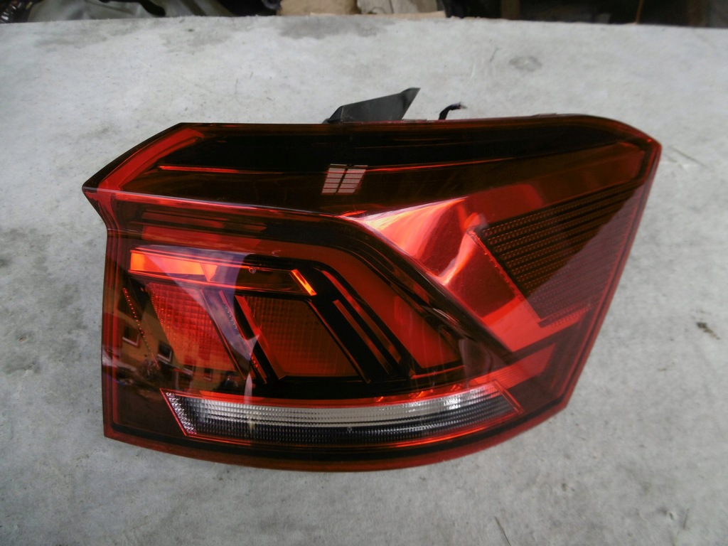 фото №1, Лампа правый задняя vw t-roc europa