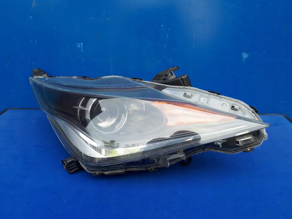 фото №1, Toyota aygo ii 14r+ правая лампа перед ory eu !!!