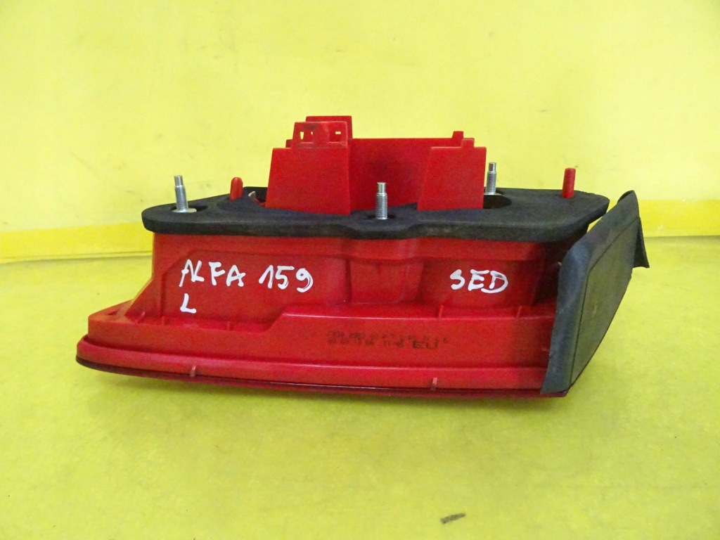 Ліхтар лівий задній alfa roemo 159 f939298002 nr633 Доставка