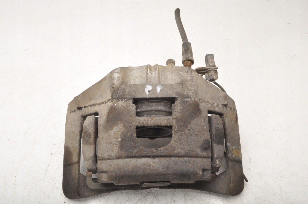 фото №1, Audi a4 b7 2.0 tfsi суппорт тормозной правый перед