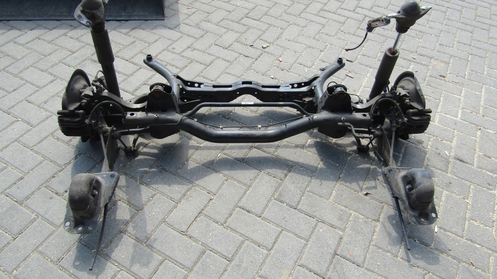 Купить Vw scirocco ось усилитель  задний комплектная # #