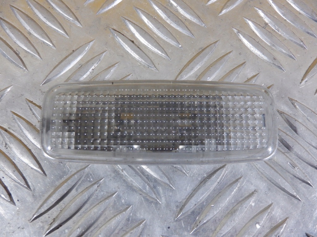 фото №1, Audi a8 4h лампа освітлення кабіни 4d0947105a