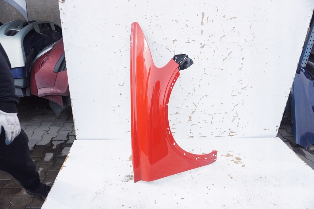 фото №1, Крила правий перед volvo c30 612-46