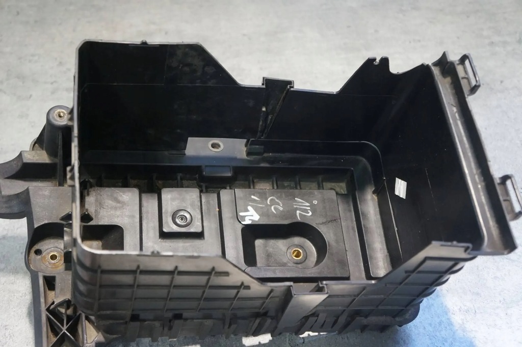 фото №6, Основа корпус акумулятор vw passat cc lift 2.0 tdi 1k0915333