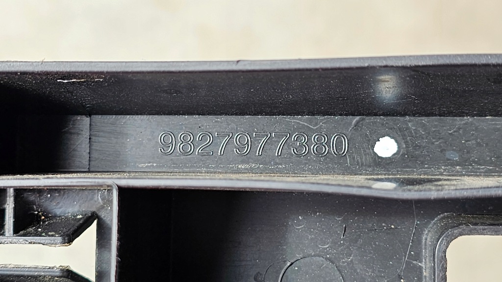 фото №11, Решётка бампера решётка радиатора peugeot 308 iii 9827977380