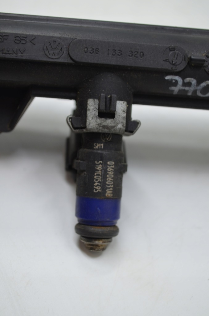 Молдинг впрыскная seat ibiza iii 1.4 16v 036906031ab 4140a03988 036133319bh Недорого