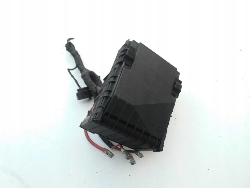 фото №1, Коробка корпус запобіжників audi tt 8j 2.0tdi