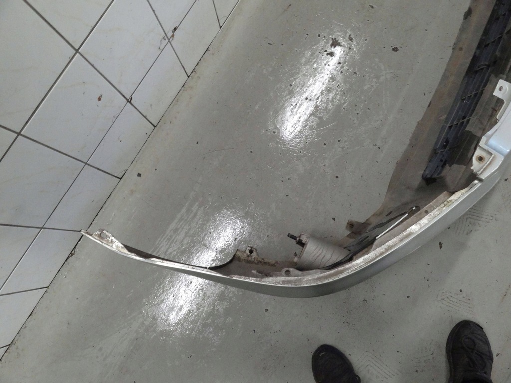 фото №15, Toyota avensis verso van 2003 бампер перед передній