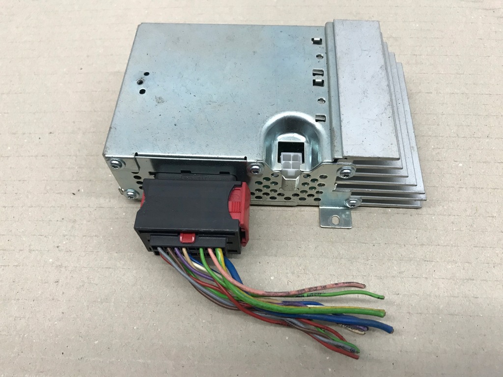 фото №1, Citroen c3 ds3 усилитель 310413710103