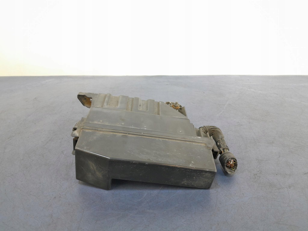 фото №1, Lexus is ii 2.2 d коробка предохранителей