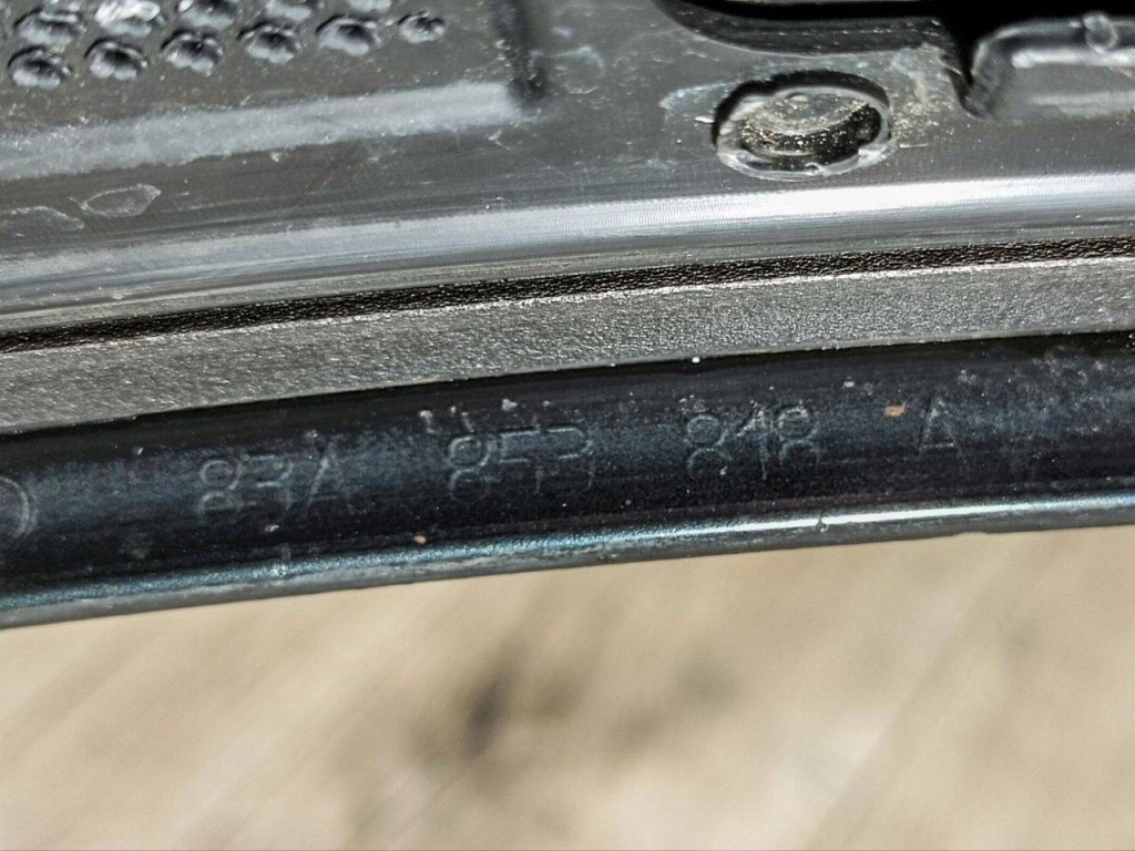 Audi q3 2 83a 2018- молдинг крыла правая задняя 83a853818a в Украине