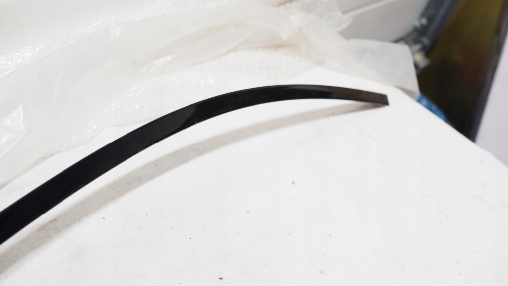 Молдинг дверь jaguar e-pace левая перед Оригинал