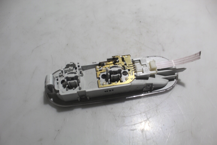 фото №3, Освещение кабины перед renault clio iii lift