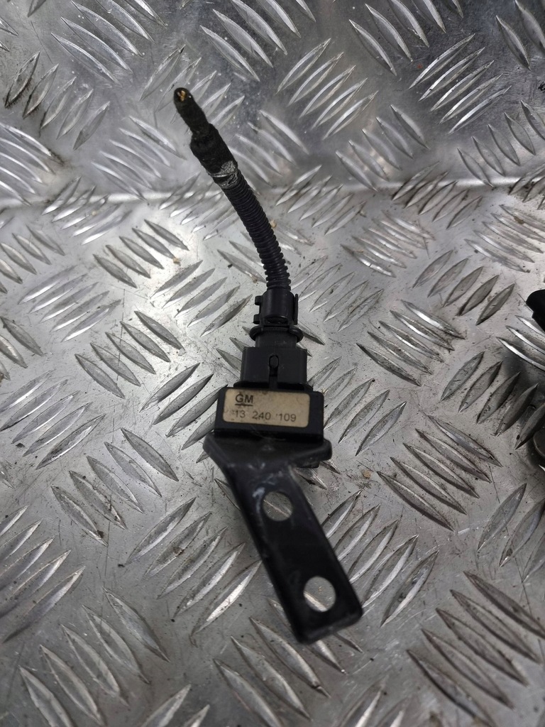 фото №1, Датчик opel insignia a 13240109