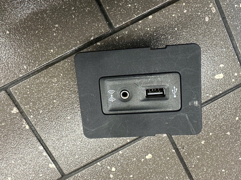 фото №1, Port usb разъём porsche 911 991 99155260102