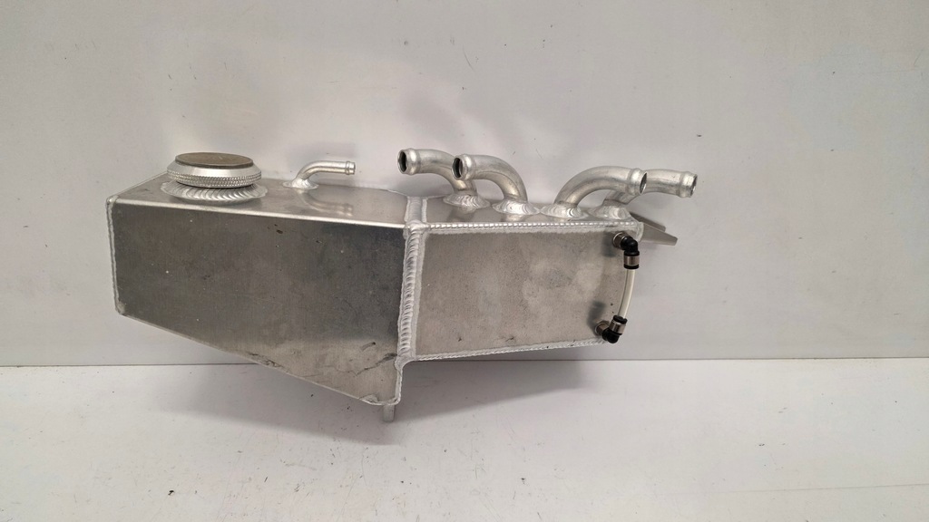 фото №1, Зливний бак рідина nissan 370z arc