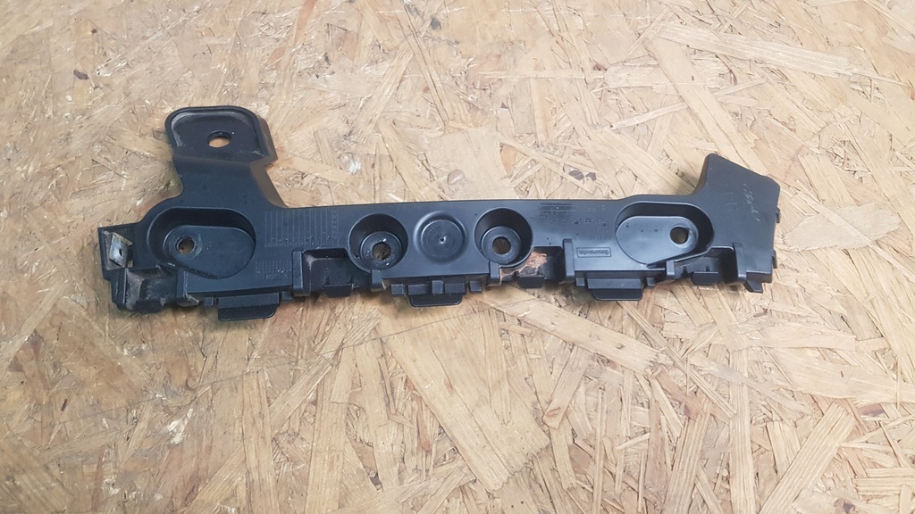 фото №1, Ford fiesta mk-8 напрямна кронштейн бампера задня