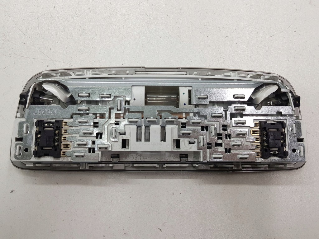 фото №7, Mercedes-benz e w212 2010 лампа стельовий задня