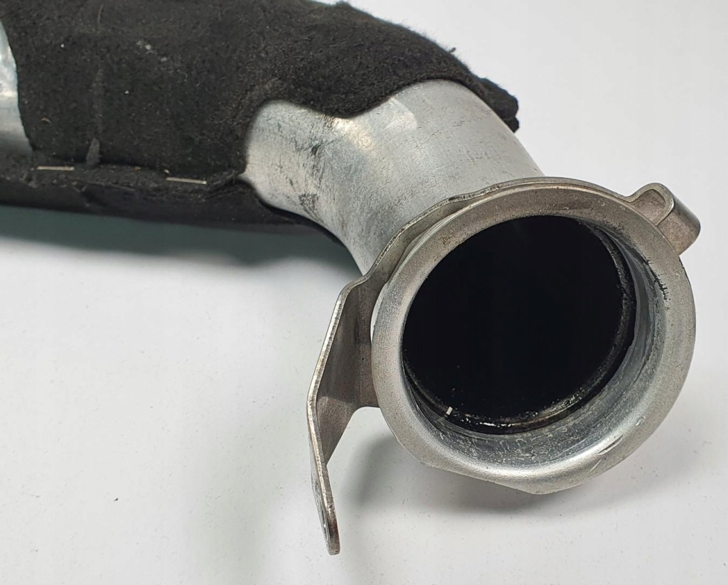 Патрубок труба інтеркулер mercedes w213 2.0 cdi a6540980307 Ціна