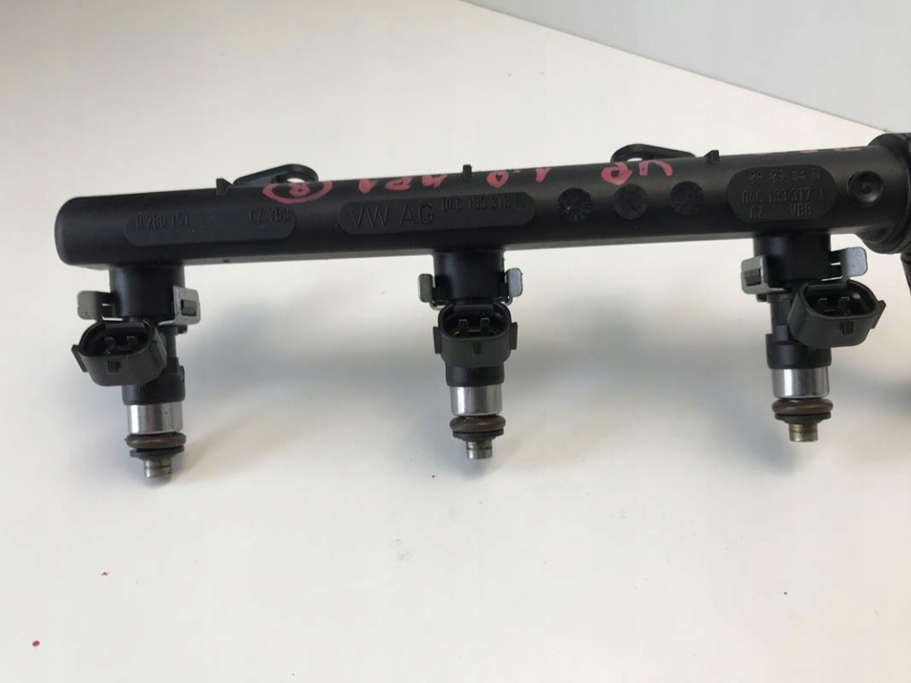 фото №1, Vw up молдинг упорскування 04c906031d