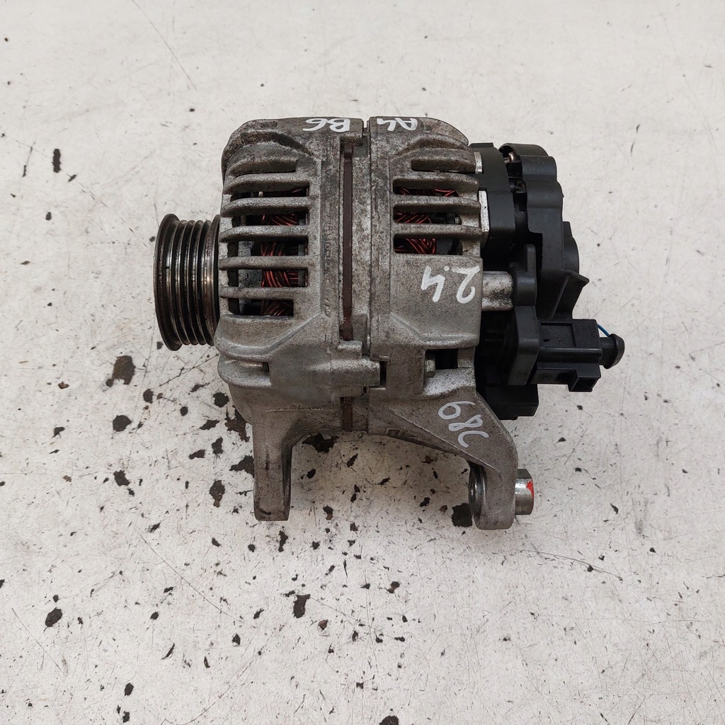 фото №1, Audi a4 b6 2,4b 6v генератор r101868