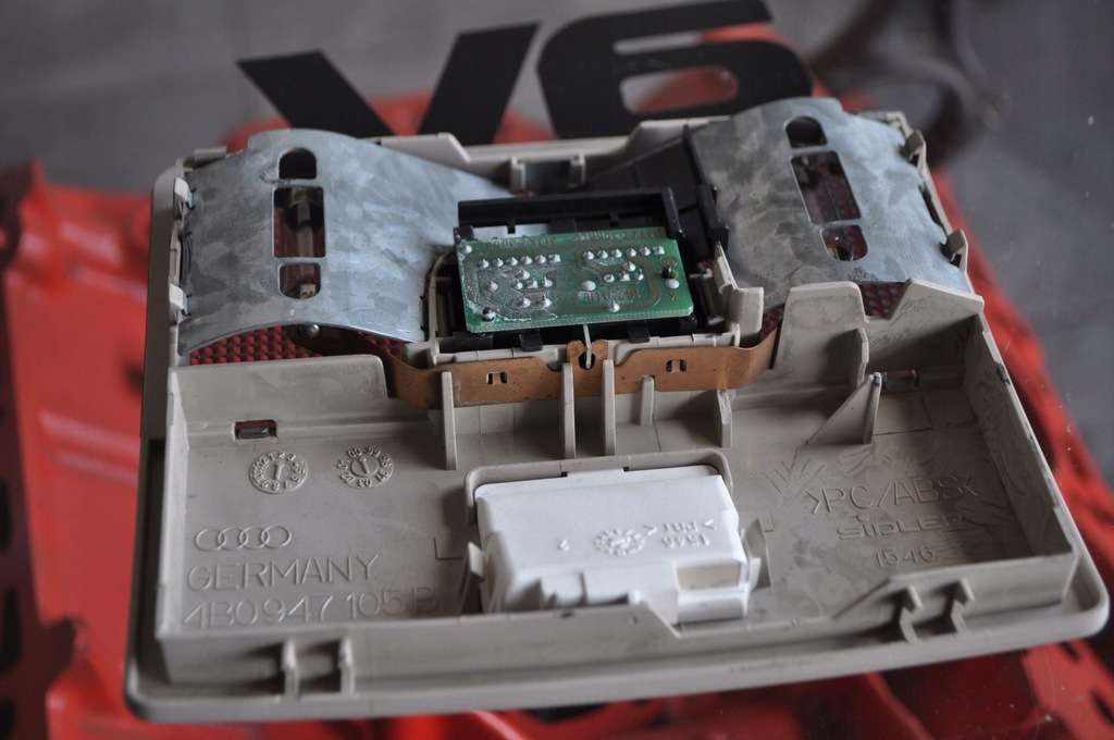 фото №4, Audi a6 c5 a4 a2 лампа кабіни салону колір bisquit