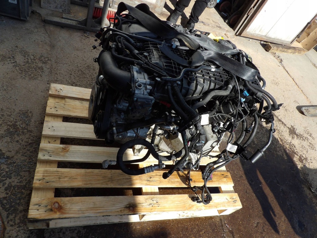 Двигун bmw оригінальний номер b58b30a Зі Шроту