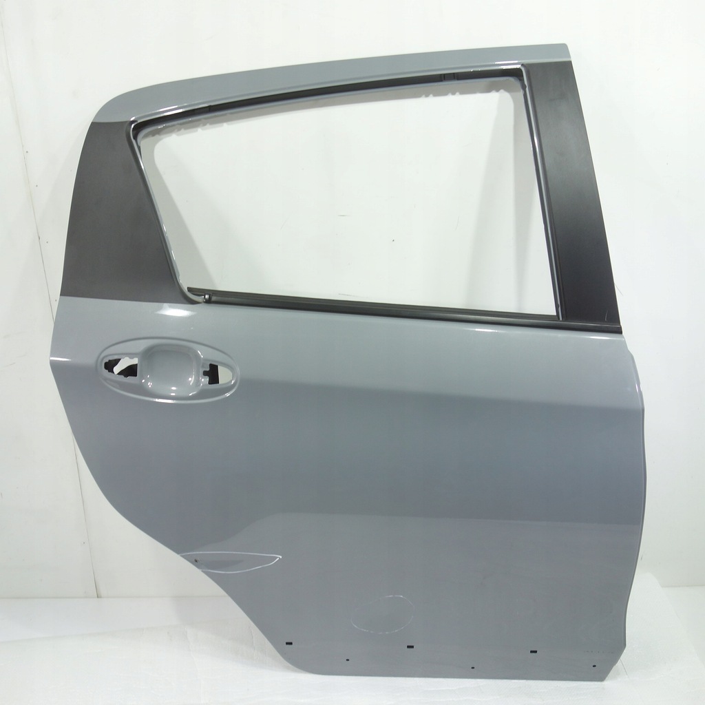 фото №1, Дверь задняя правое toyota yaris iii