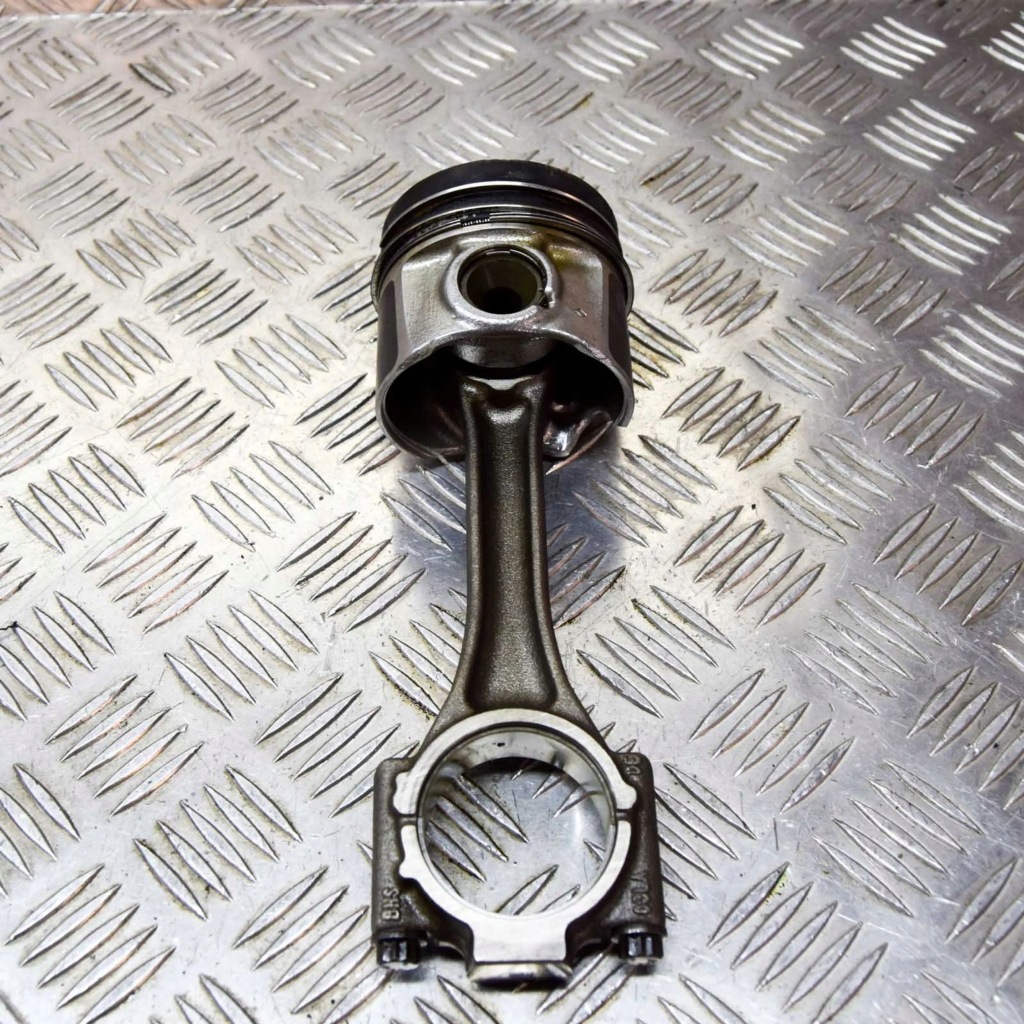 фото №1, Volkswagen golf vii 2013 поршень