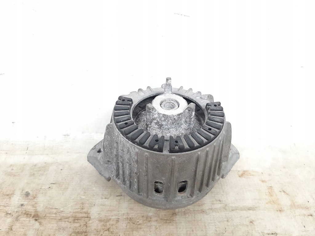 фото №1, Подушка двигателя a2312400000 mercedes sl r231 w231