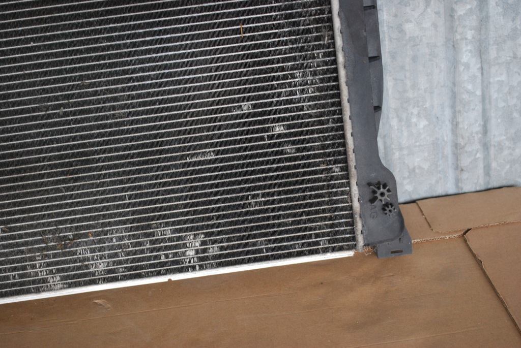 Купить Радиатор воды a6 c6 механическая коробка передач 3.0 tdi 4f0121251n