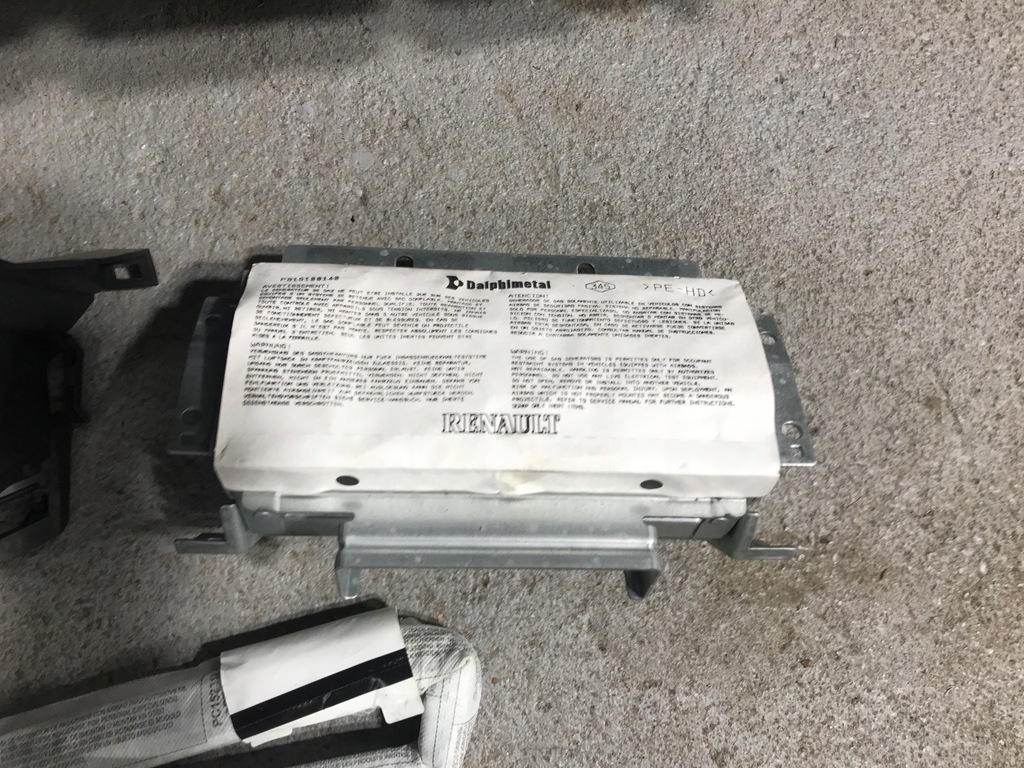 фото №4, Панель приладів консоль подушка ремені clio iii 681005239r