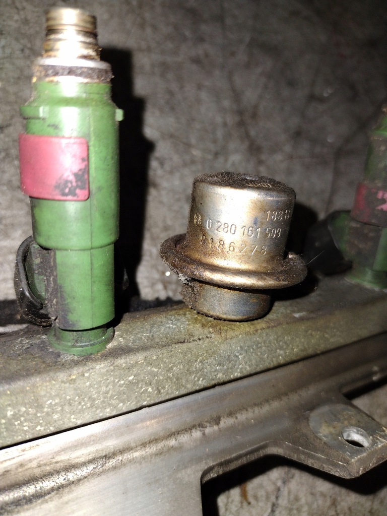 фото №6, Молдинг впрыскная 9202710 volvo s60 2.4