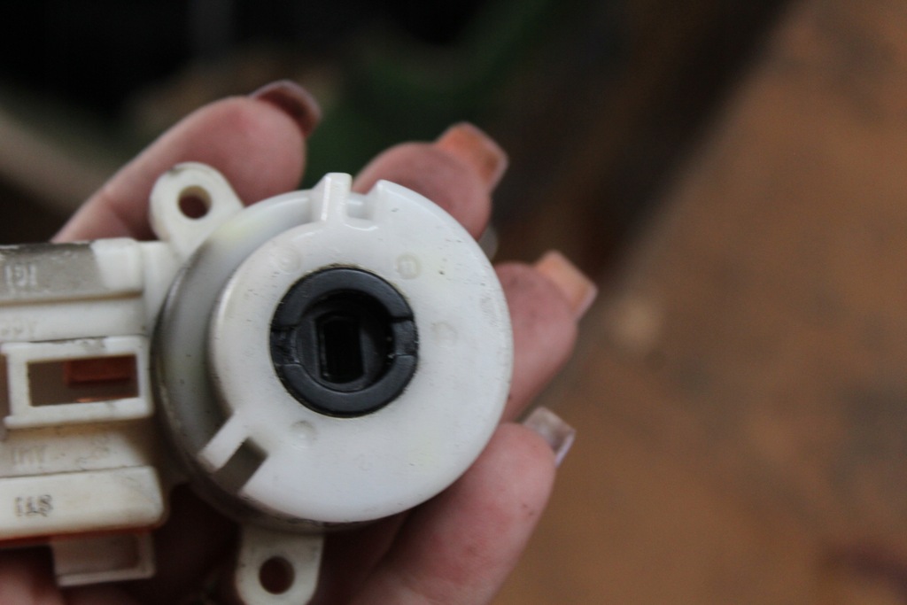 фото №6, Колодка замка запалювання toyota avensis verso