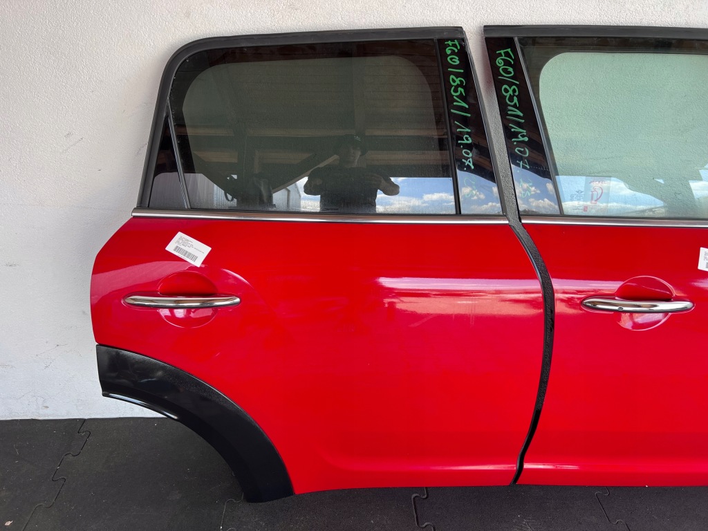 Дверь правое  перед задняя mini f60 цвет 851 в Украине