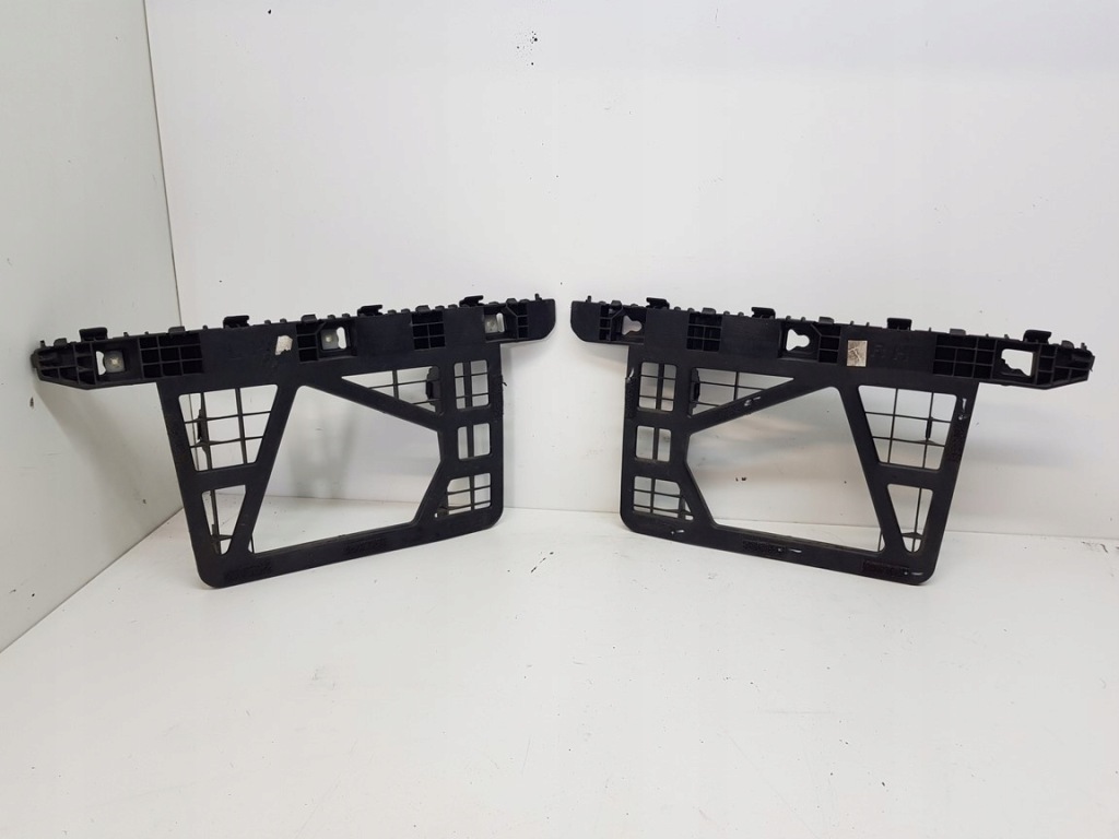 фото №1, Hyundai i30 ii kombi направляющая бампера правый задняя