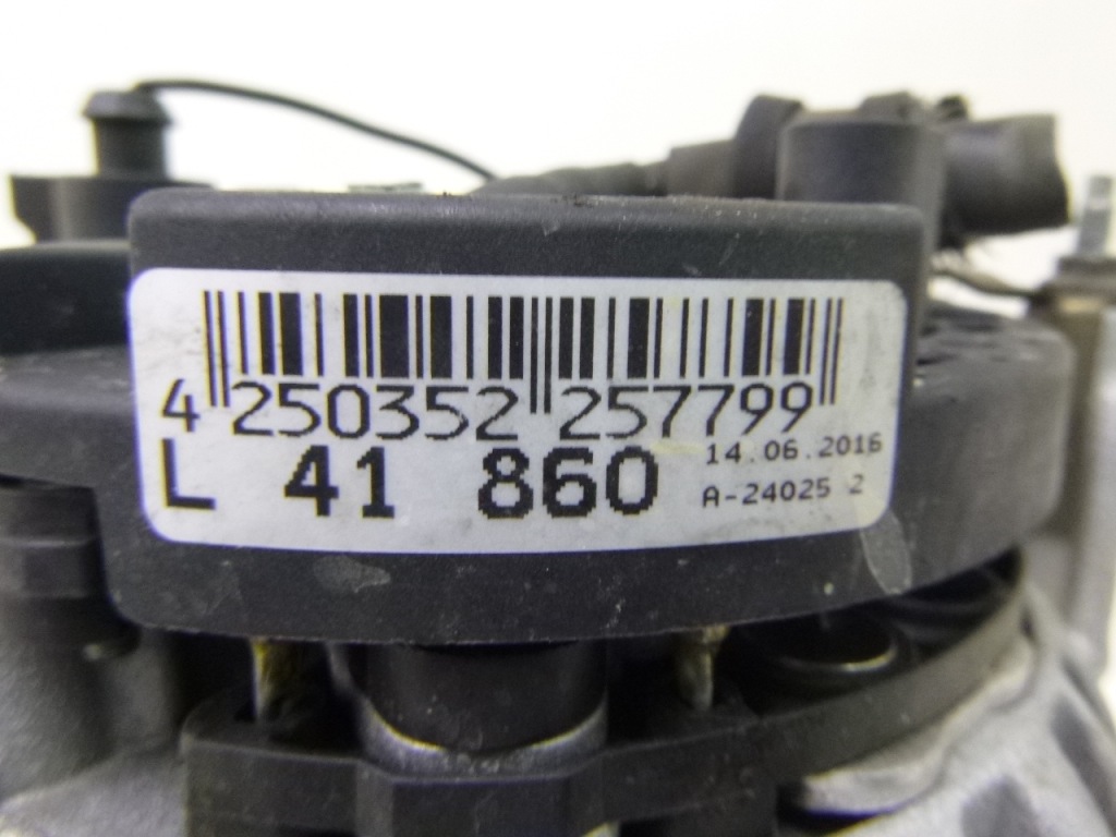 Генератор vw bora 2.3 agz 071903016c передний 2016 Недорого