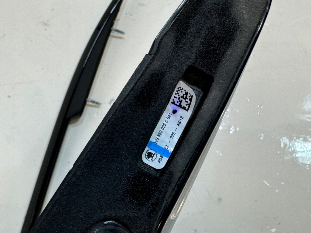 Купить Рейлинги кровельные skoda superb 3 3v универсал sportline комплект , идеальное  !