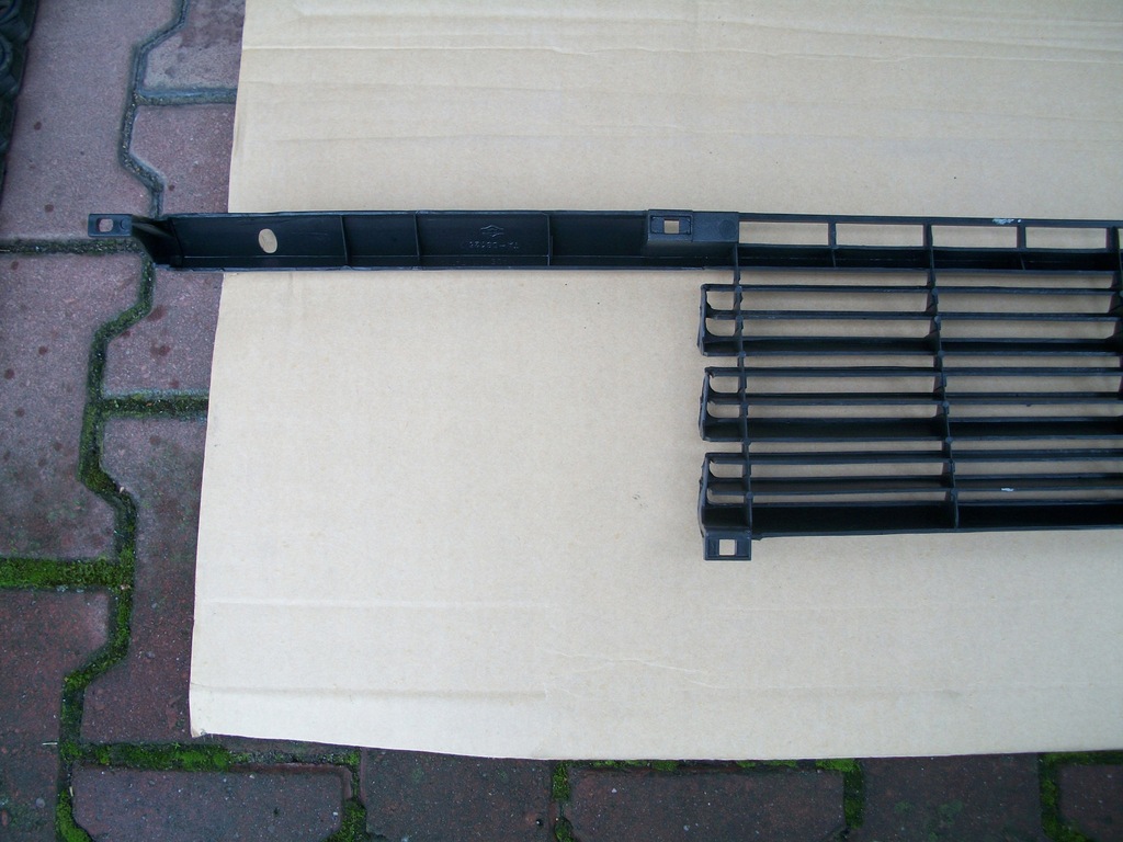 фото №10, Nissan sunny b11 82 85 86 решётка радиатора nowa van wezel 3311510 62310-11a04 ???