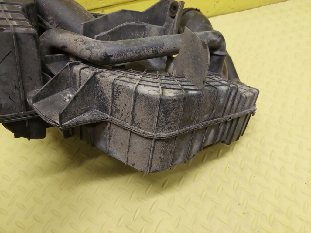 фото №4, Mazda 5 2.3 корпус фильтра воздуха