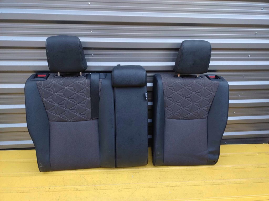 фото №1, Toyota yaris cross сидіння задня спинка