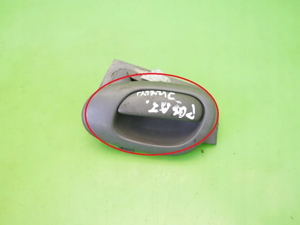 фото №2, Ручка внутрішня права перед peugeot 206 phii hb