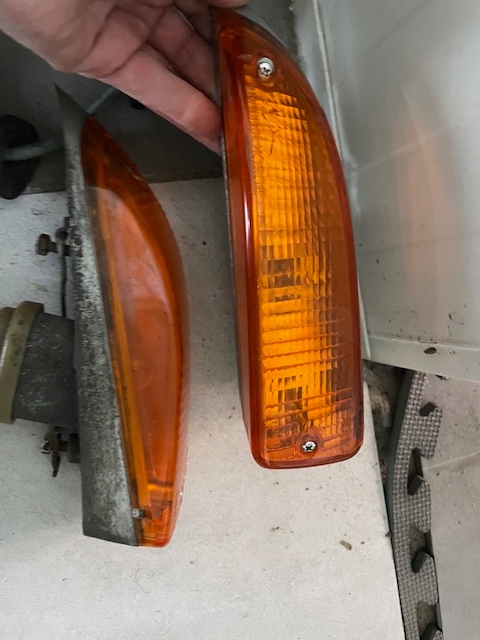 Поворотник под бампер америка mercedes 107 ранний i seria - пара Недорого