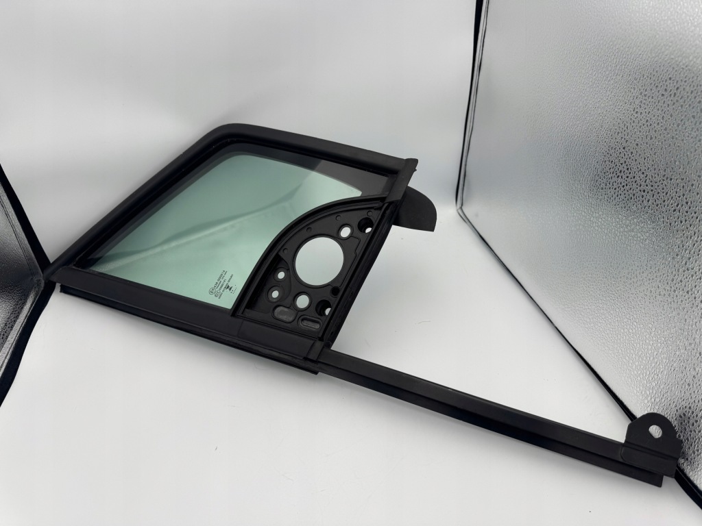 Купить Стекло дверь правый перед боковая малый berlingo iv partner iv 9818042180