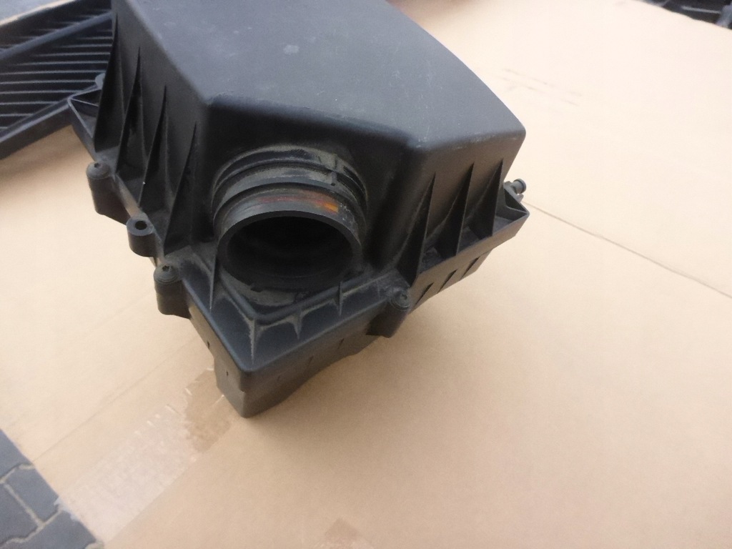 фото №4, Opel corsa e 2014- корпус фільтра повітря оригінал