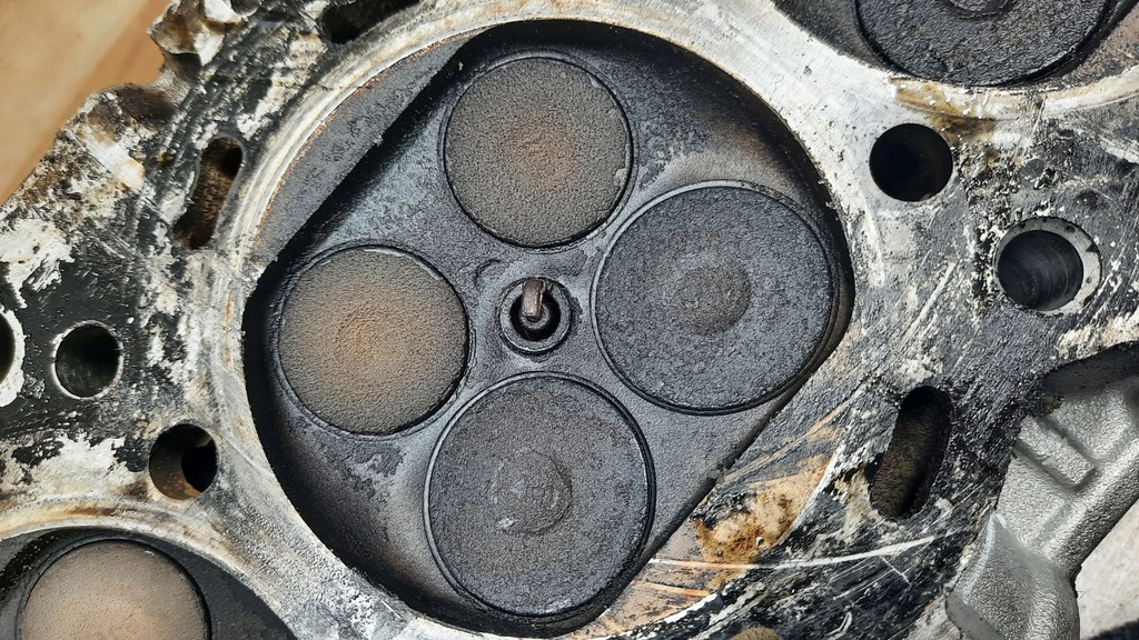 фото №8, Головка двигателя r-8j1 nissan quest 3.5b v6 241km