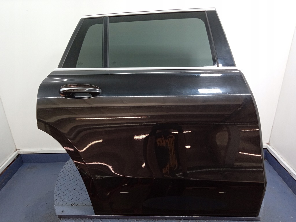 фото №1, Mercedes gls w167 дверь задняя правое задние 197