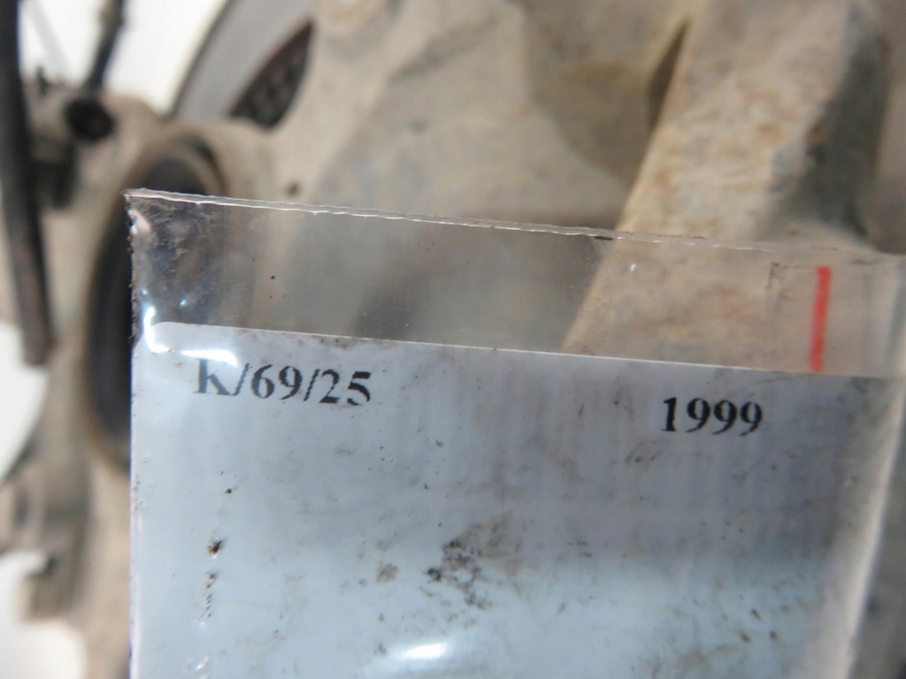 фото №9, Поворотный кулак передняя правая mitsubishi pajero sport i 2.5 td